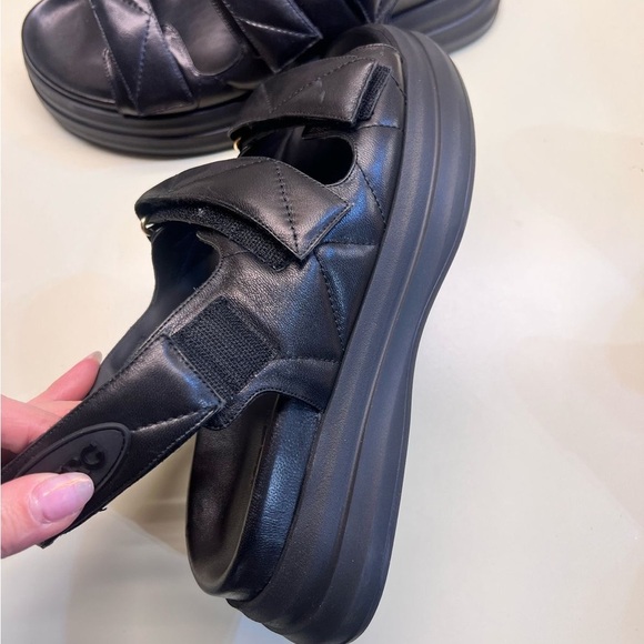 Iceberg Black Platform Sandals with Chunky Sole - Picture 2 of 9